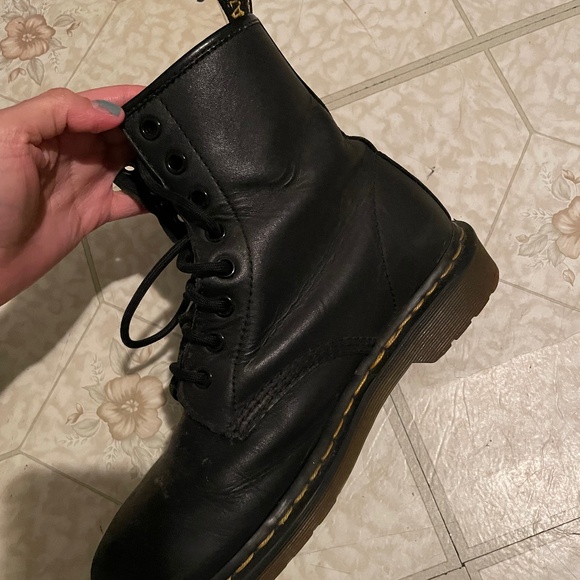 Dr Martens Women’s 1460 Greasy Leather Boots - Picture 5 of 12